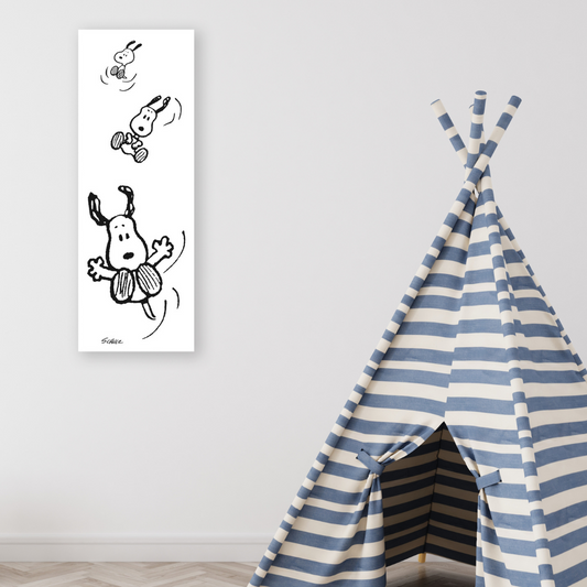 Ambientazione di "SNOOPY che vola" di Charles Schulz, con sfondo bianco, mostra Snoopy in diverse pose aeree.