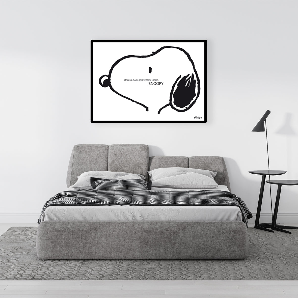 Quadro minimalista "It was a dark and stormy night, Snoopy" con Snoopy di Charles Schulz, disponibile con fondo bianco in ambiente campo aperto