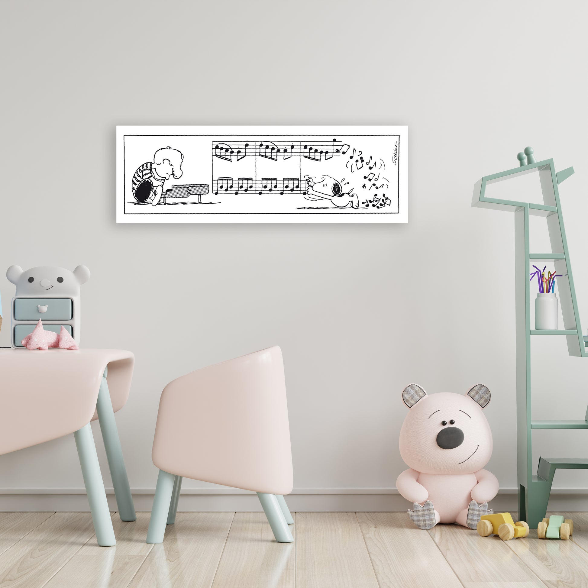 Schroeder, suona intensamente il pianoforte a sinistra, con le note musicali che fluiscono verso Snoopy che interagisce con gioia con loro su una stampa artistica in cameretta