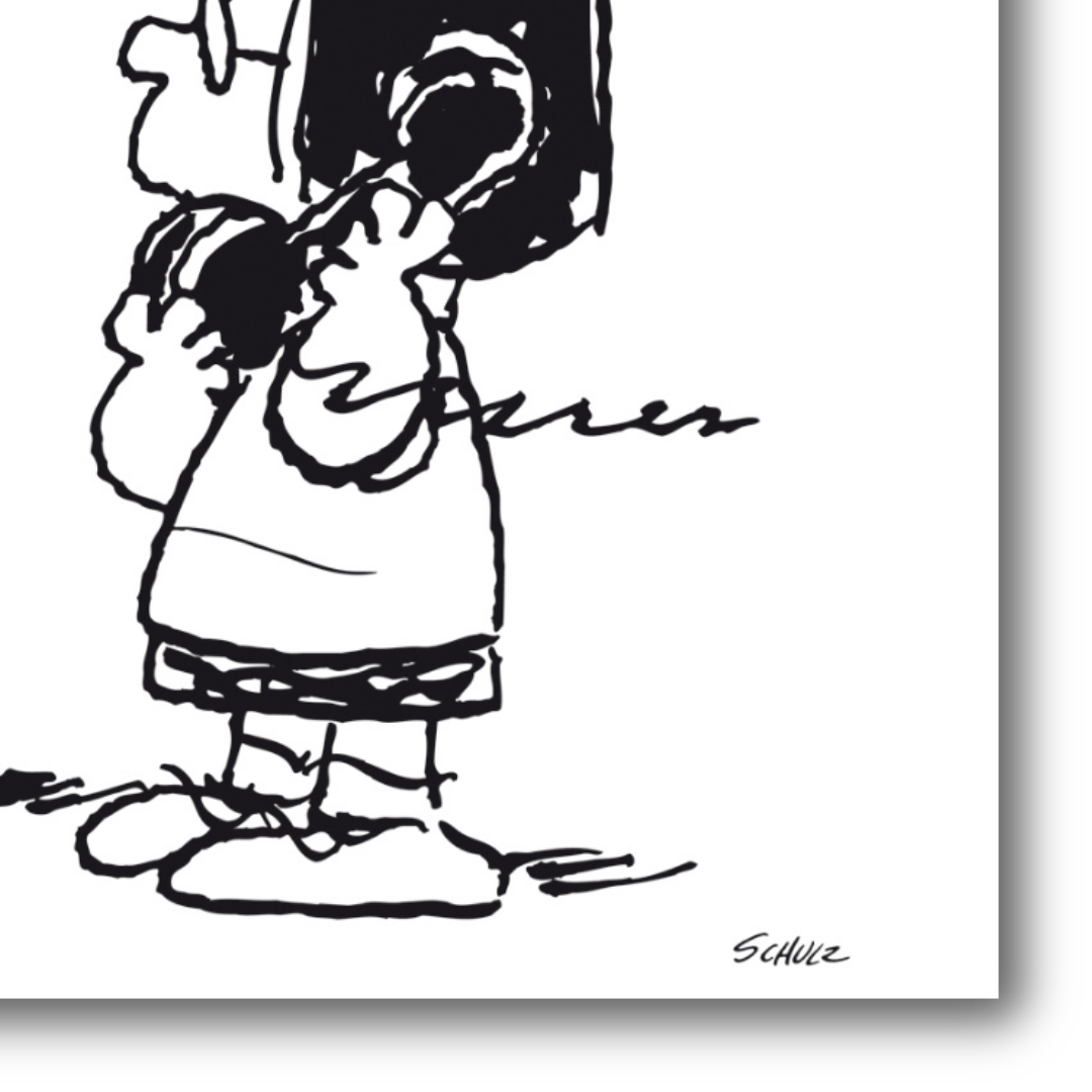 Dettaglio di Peanuts Family: Lucy Van Pelt on the Phone mostra Lucy impegnata in una telefonata, evidenziando l'attitudine comunicativa del personaggio.