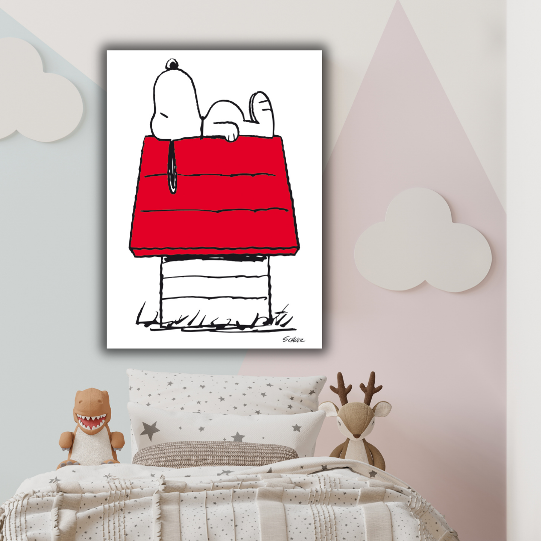 Cameretta bimba con Serigrafia di "SNOOPY on the roof", con Snoopy disteso sul tetto rosso della sua cuccia in bianco e nero.